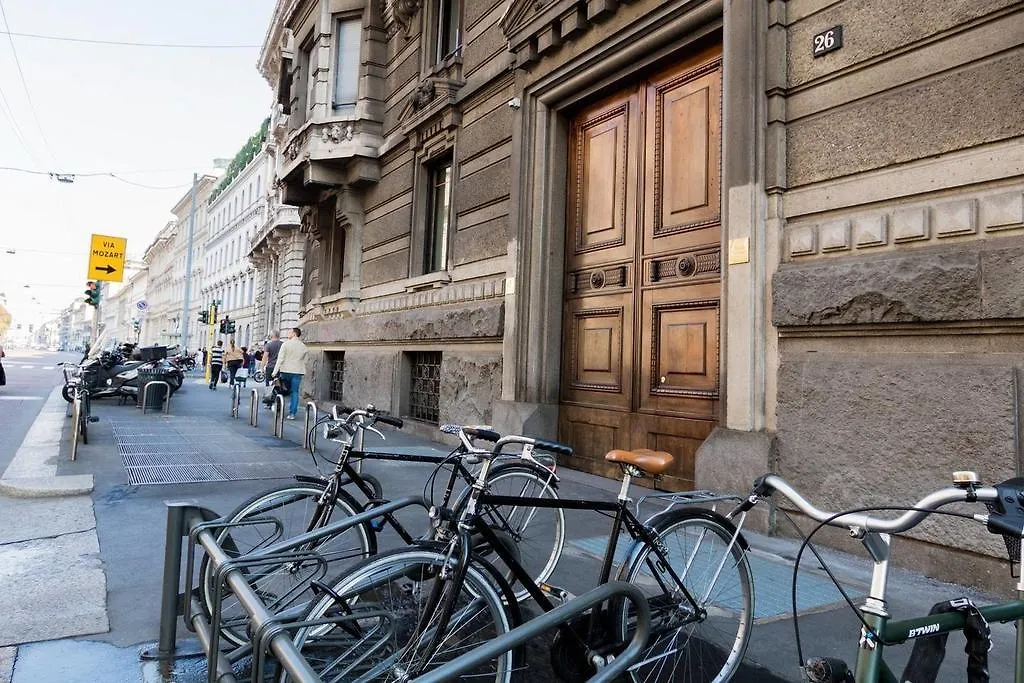 Altido Warm Apt For 4 In Porta Venezia Central ミラノ