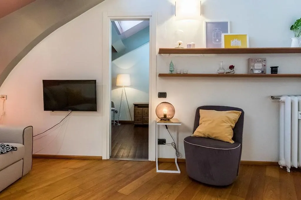 Altido Warm Apt For 4 In Porta Venezia Central 밀라노 0*,