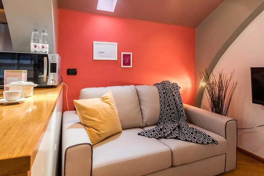 Altido Warm Apt For 4 In Porta Venezia Central 밀라노